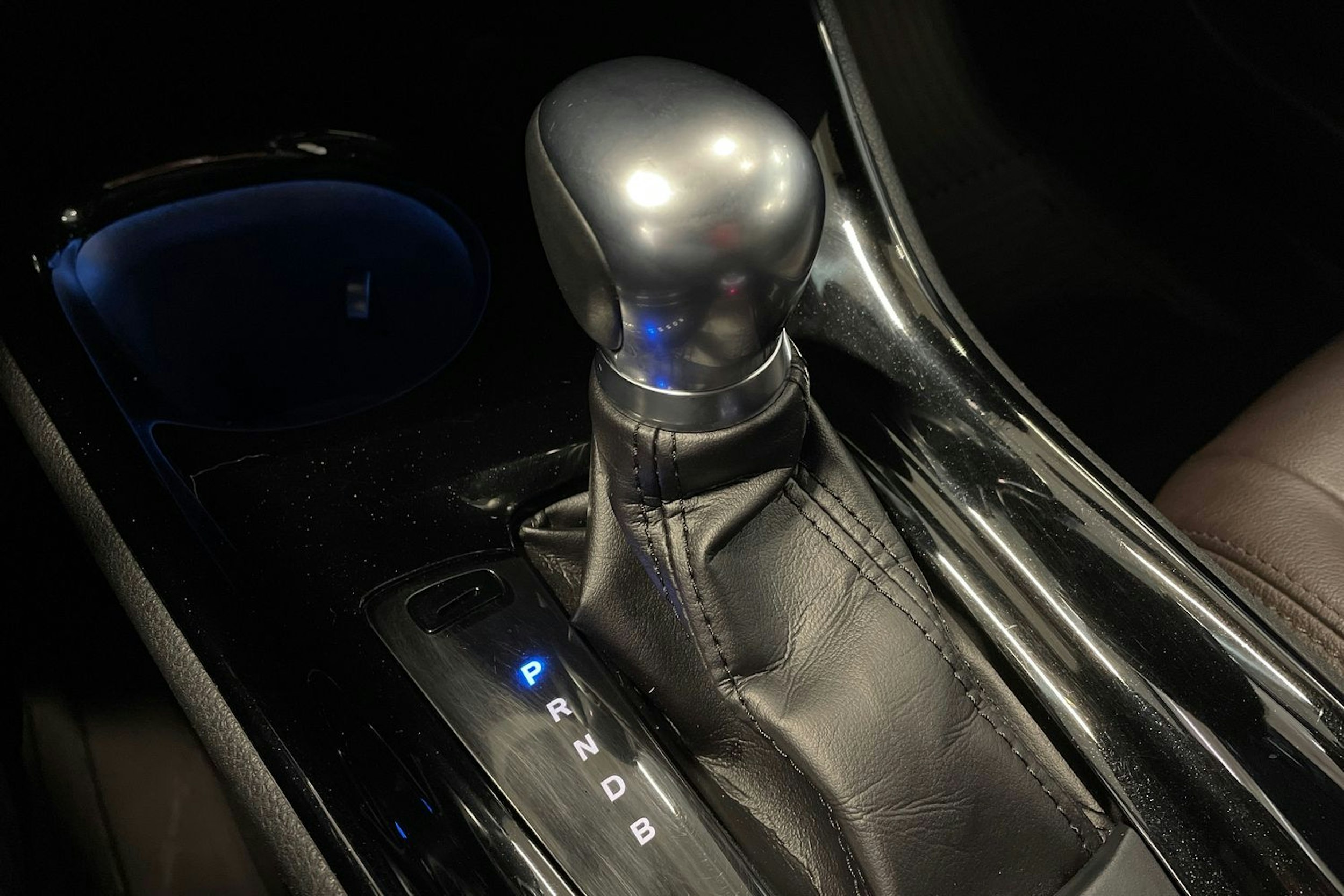 valkoinen Toyota C-HR 2018 kuva 27.