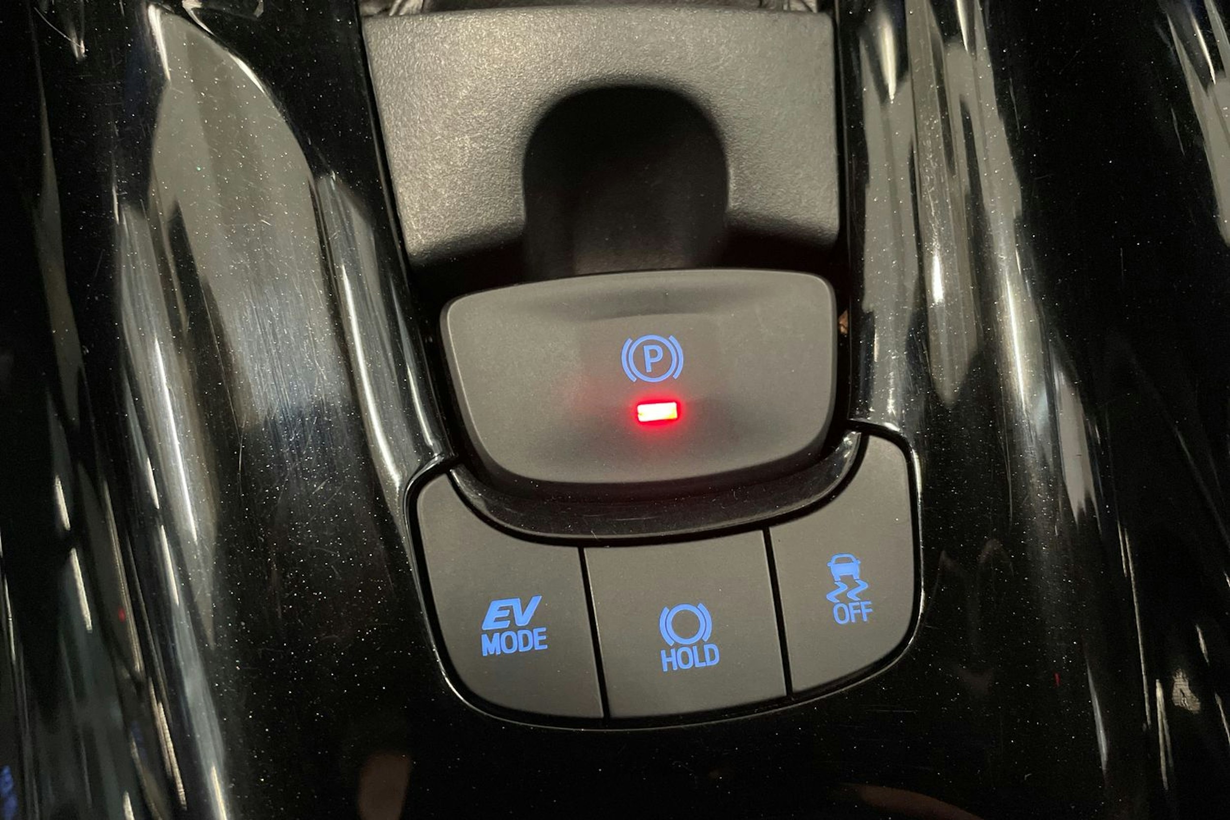 valkoinen Toyota C-HR 2018 kuva 28.