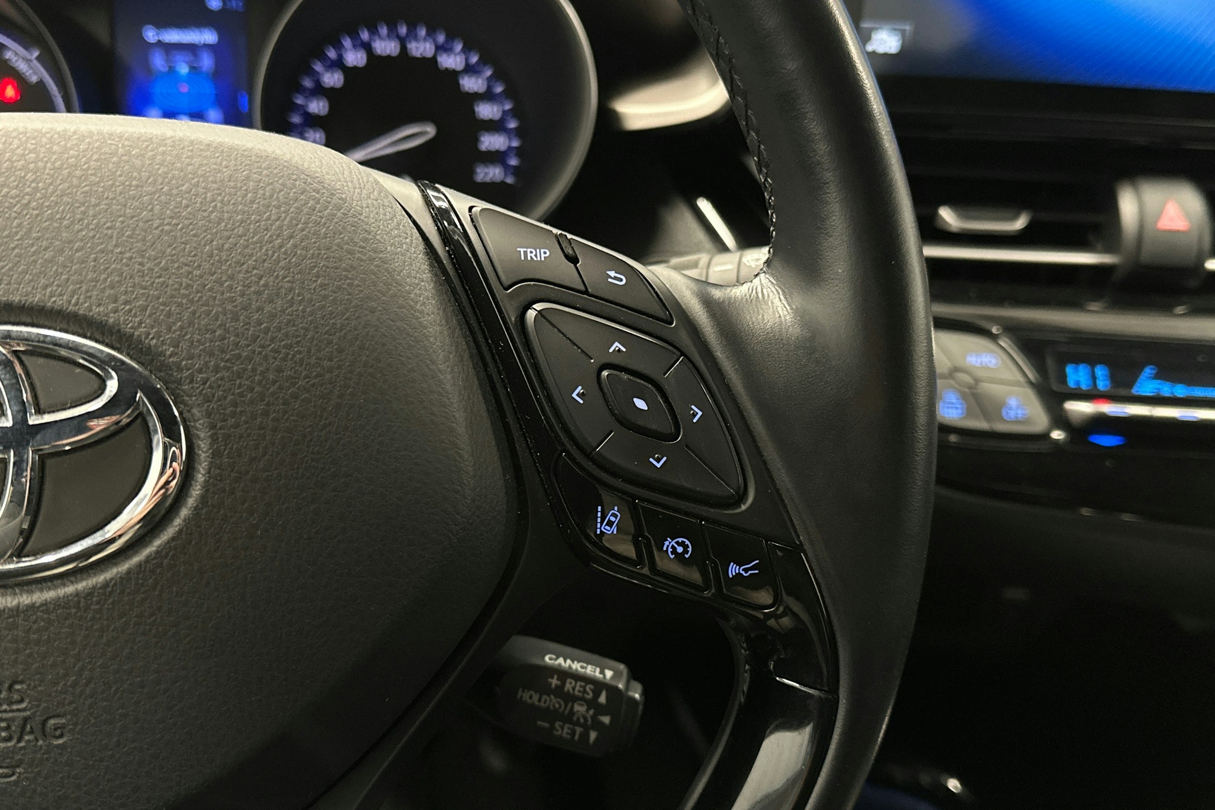 hopea Toyota C-HR 2018 kuva 19.