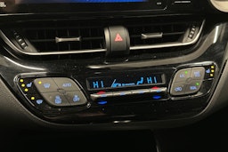 hopea Toyota C-HR 2018 kuva 28.