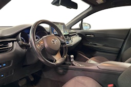 valkoinen Toyota C-HR 2018 kuva 3.