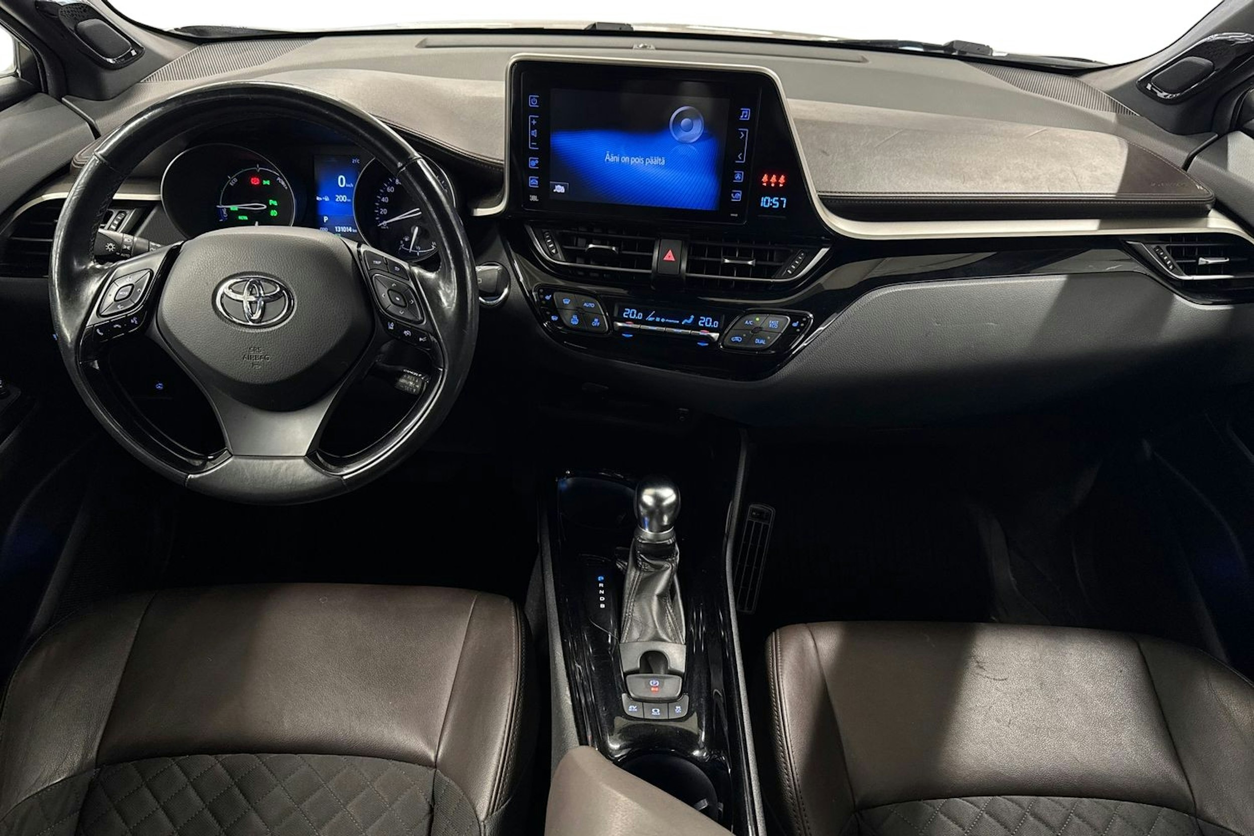 Hopea Toyota C-HR 2018 kuva 9.