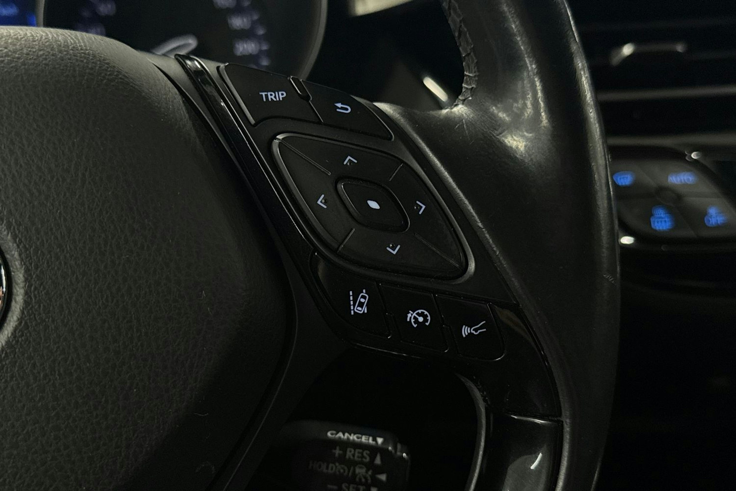 Hopea Toyota C-HR 2018 kuva 15.