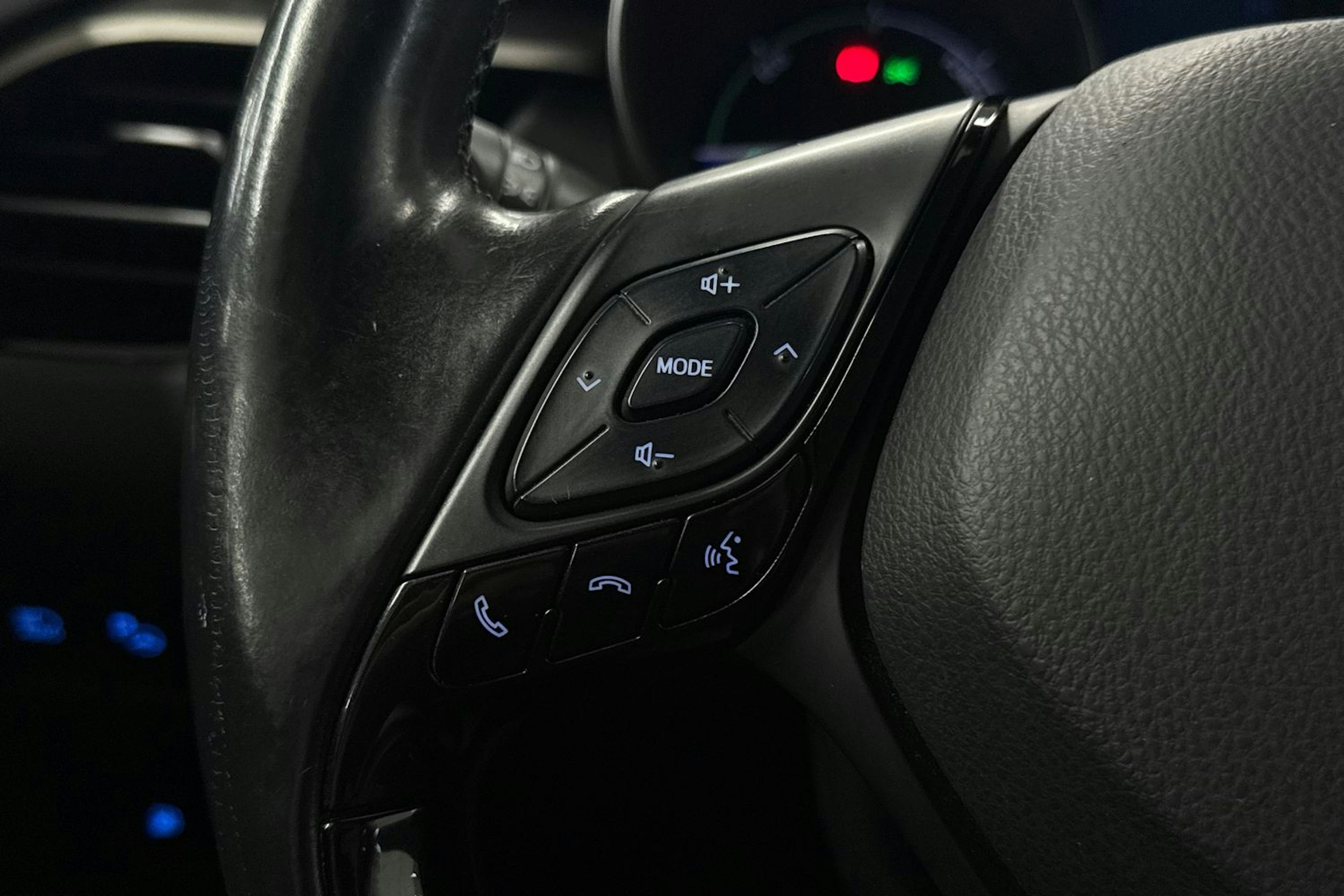 Hopea Toyota C-HR 2018 kuva 17.