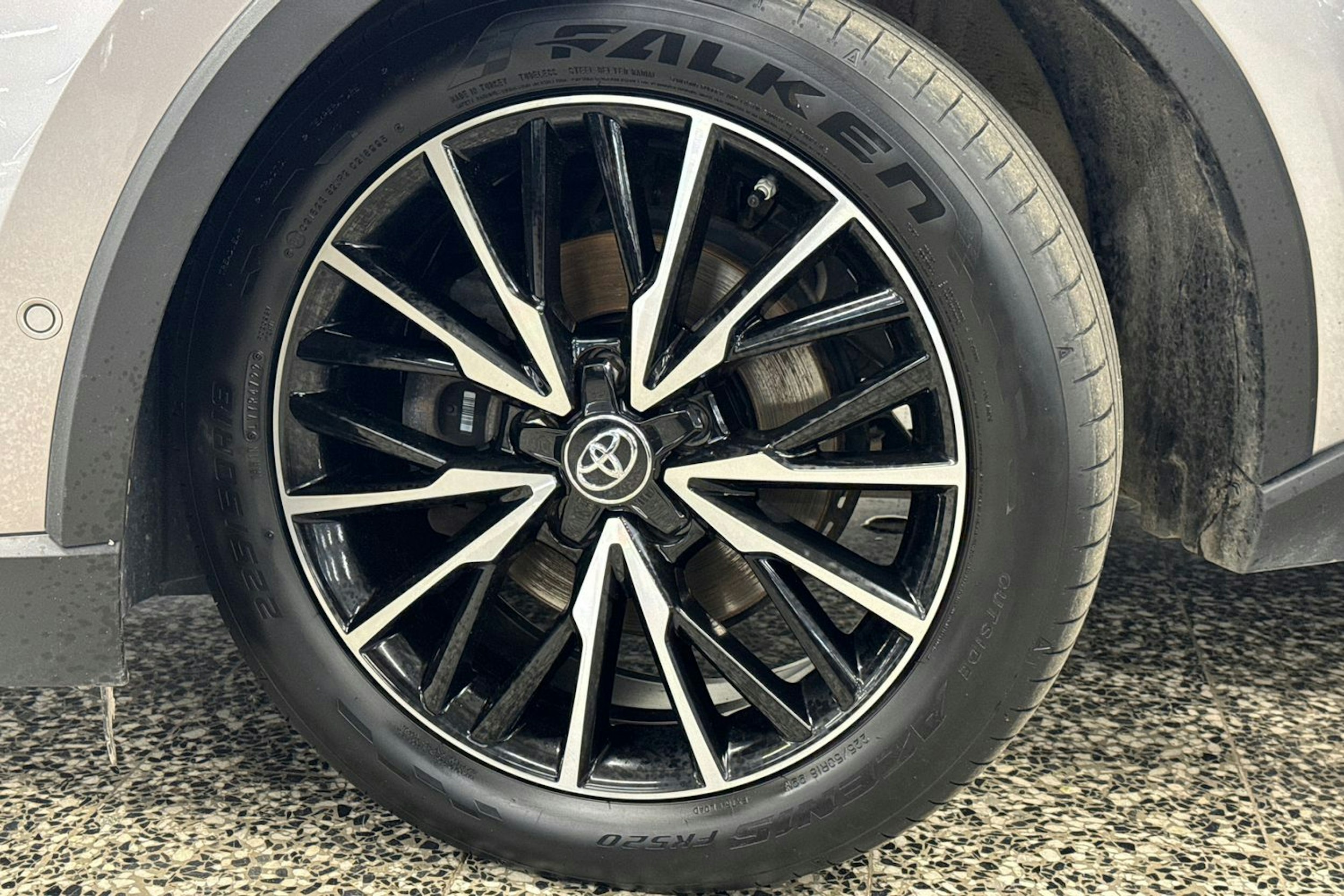Hopea Toyota C-HR 2018 kuva 30.