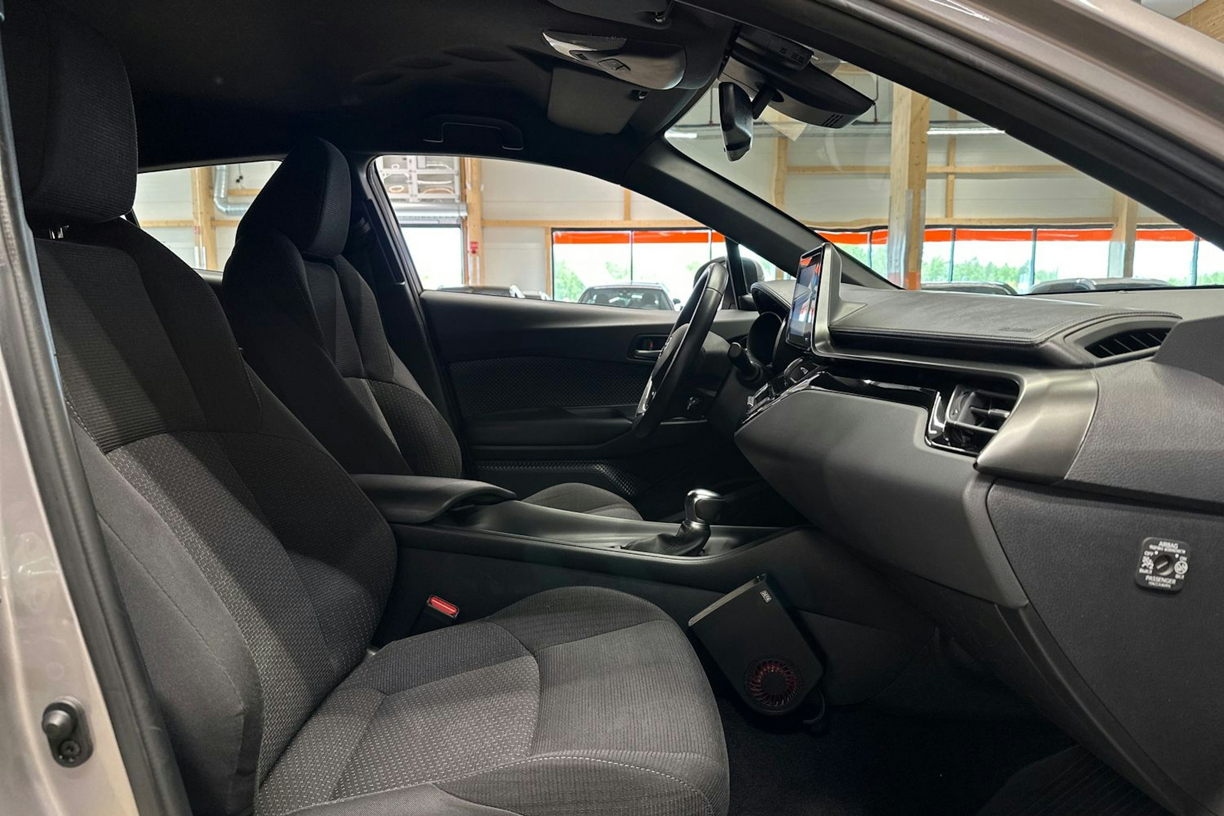 hopea Toyota C-HR 2019 kuva 13.