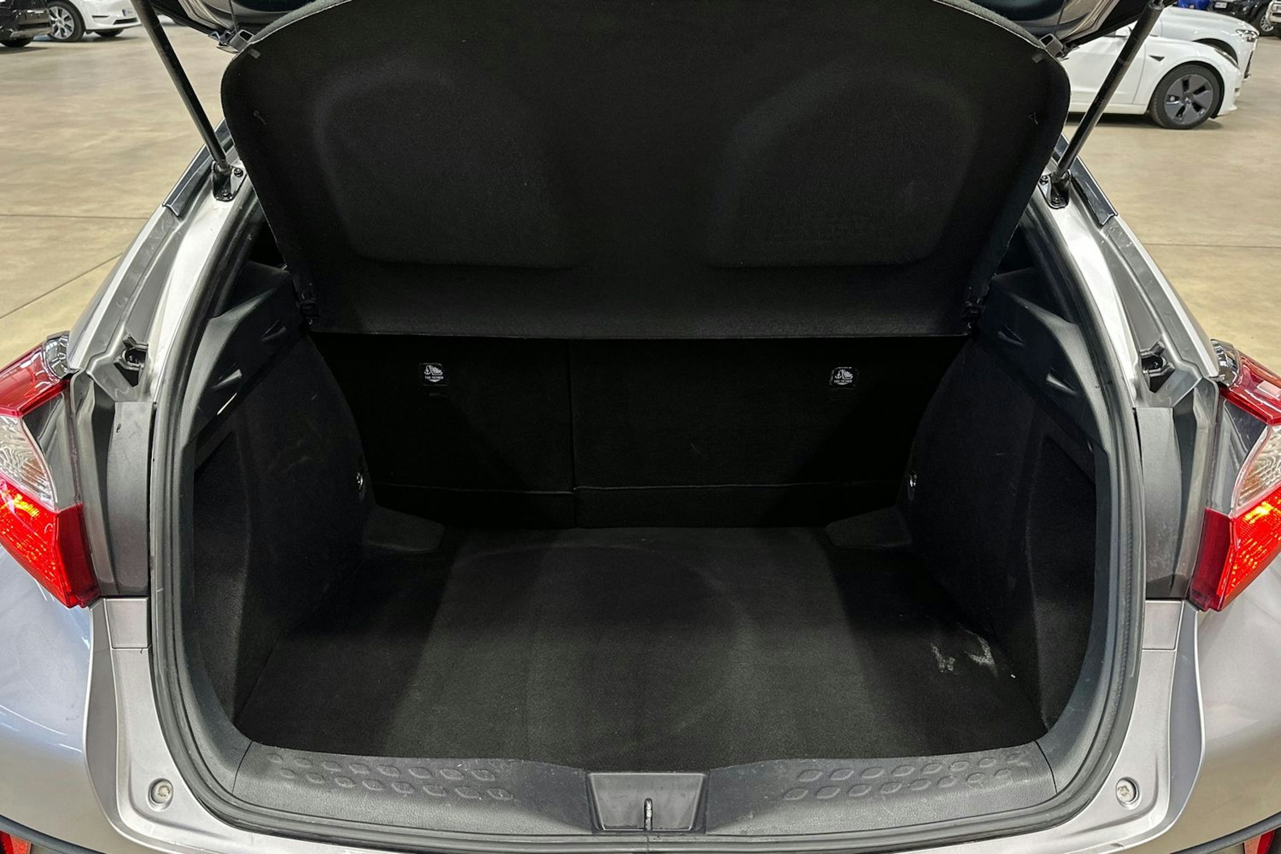 hopea Toyota C-HR 2019 kuva 26.