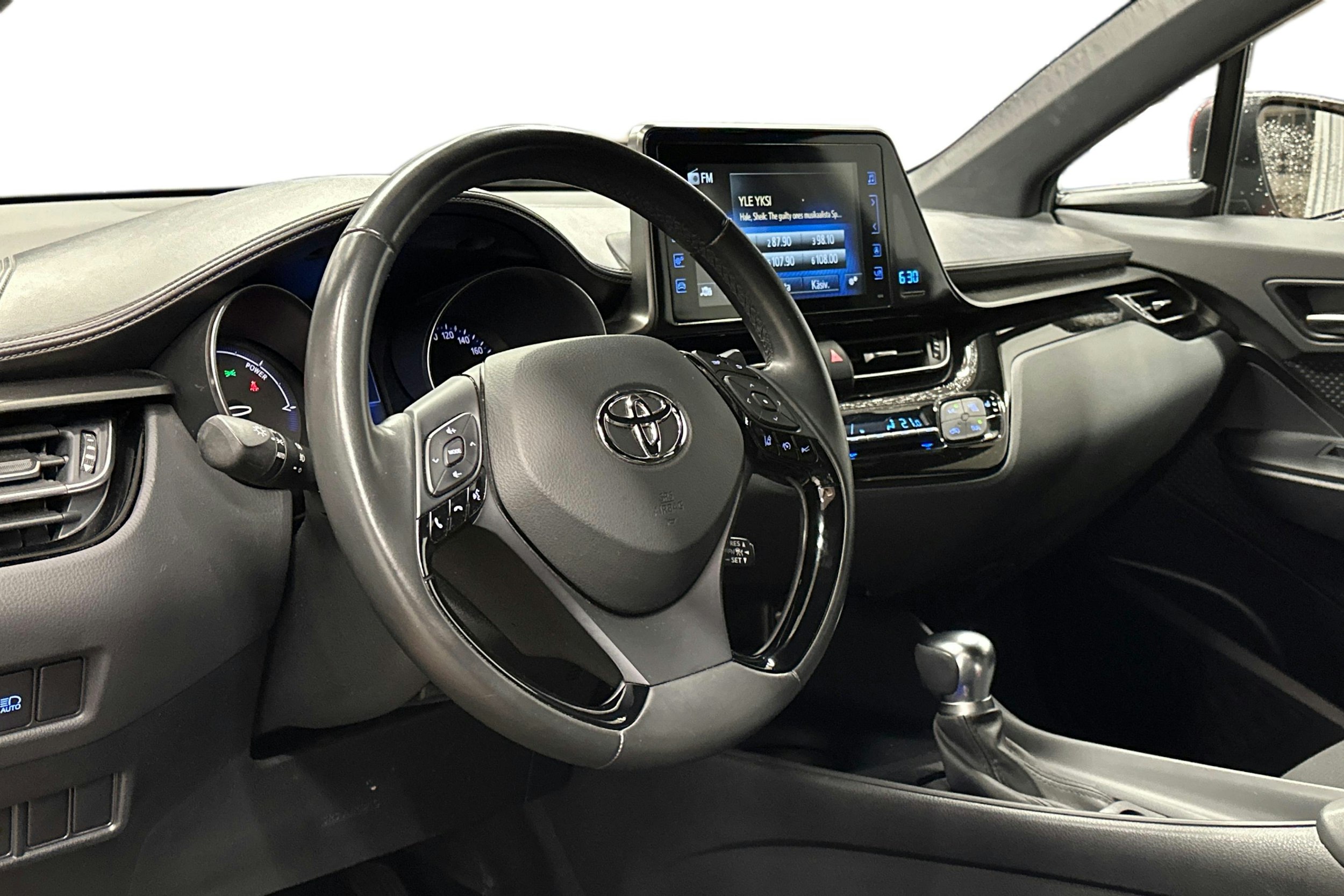 punainen Toyota C-HR 2019 kuva 3.