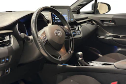 valkoinen Toyota C-HR 2019 kuva 8.