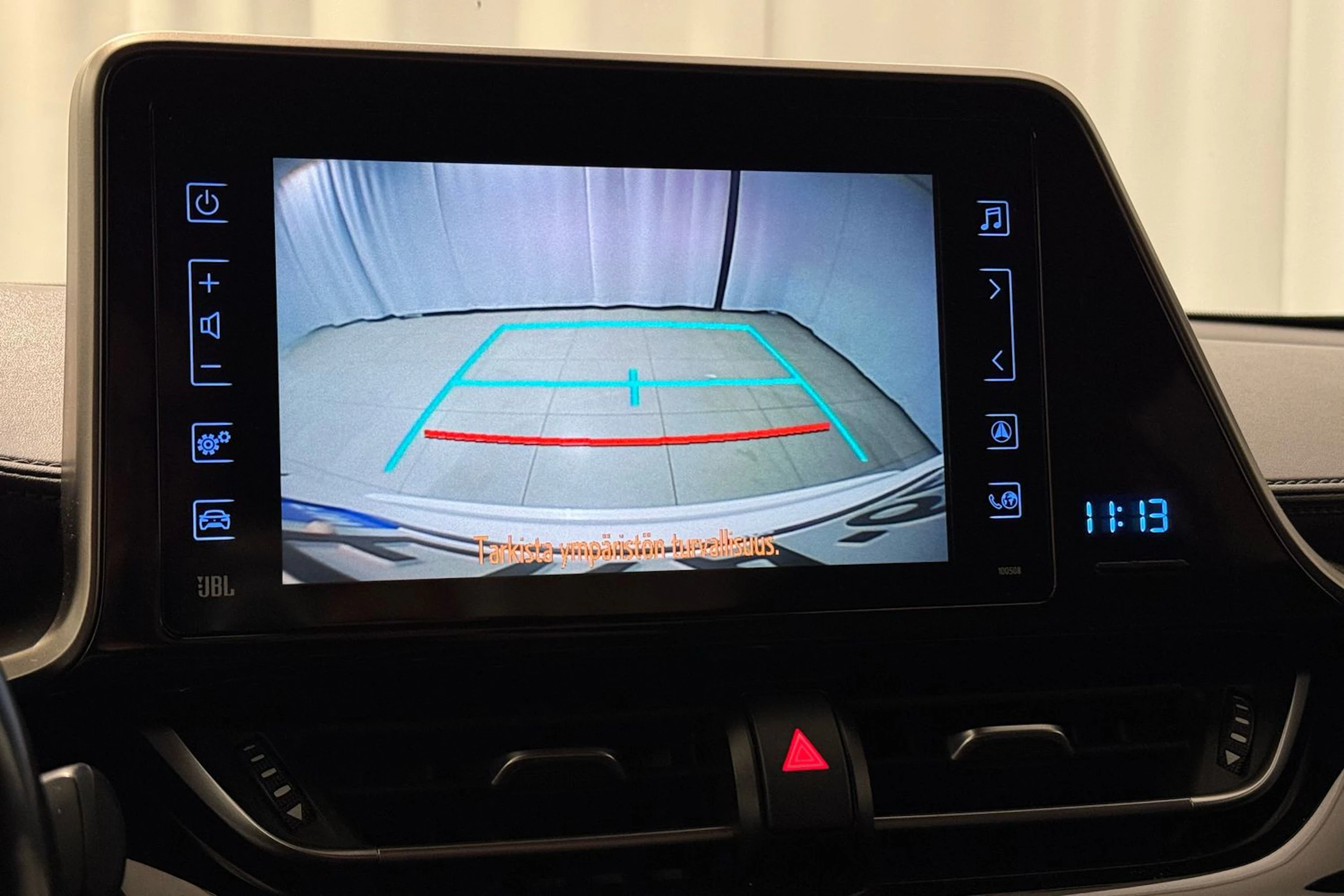 valkoinen Toyota C-HR 2019 kuva 22.