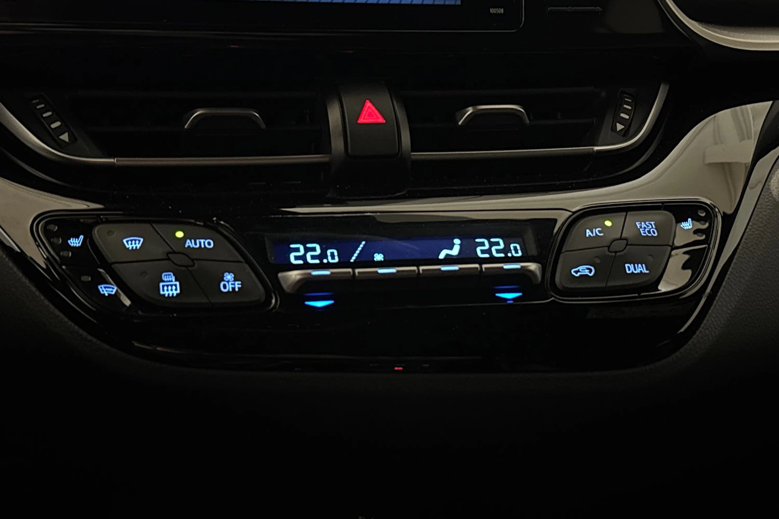 valkoinen Toyota C-HR 2019 kuva 25.