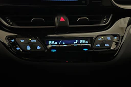 valkoinen Toyota C-HR 2019 kuva 25.