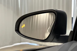valkoinen Toyota C-HR 2019 kuva 29.