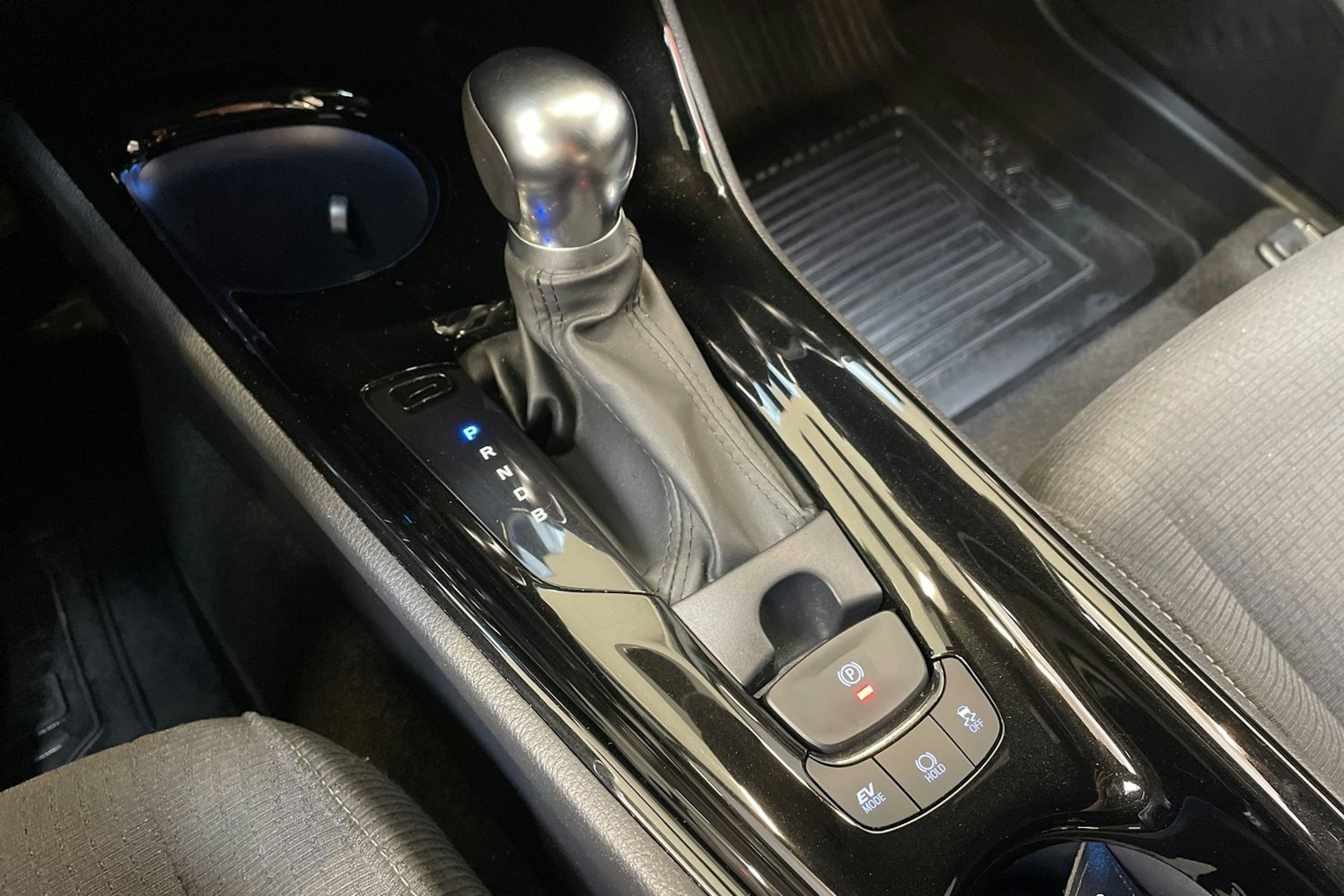 sininen Toyota C-HR 2019 kuva 21.
