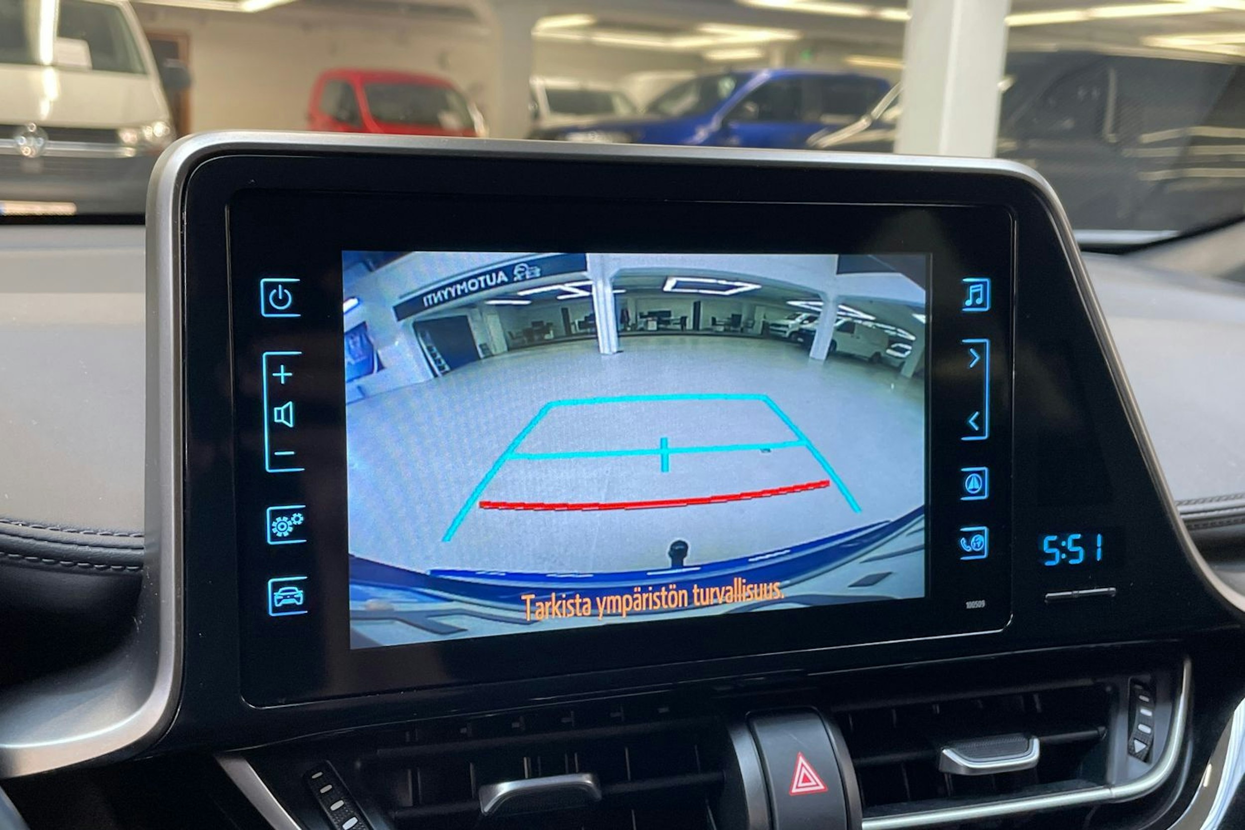 sininen Toyota C-HR 2019 kuva 22.