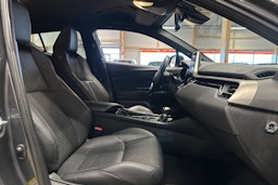 harmaa Toyota C-HR 2019 kuva 13.
