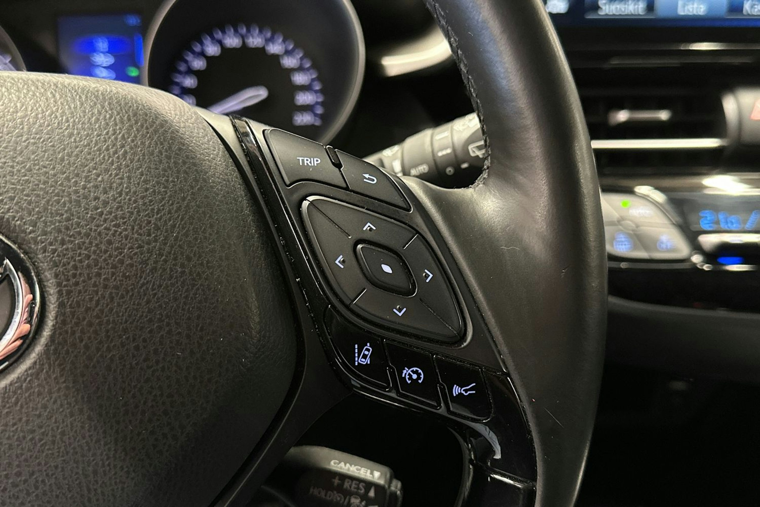 harmaa Toyota C-HR 2019 kuva 25.