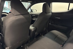 Harmaa Toyota C-HR 2019 kuva 14.