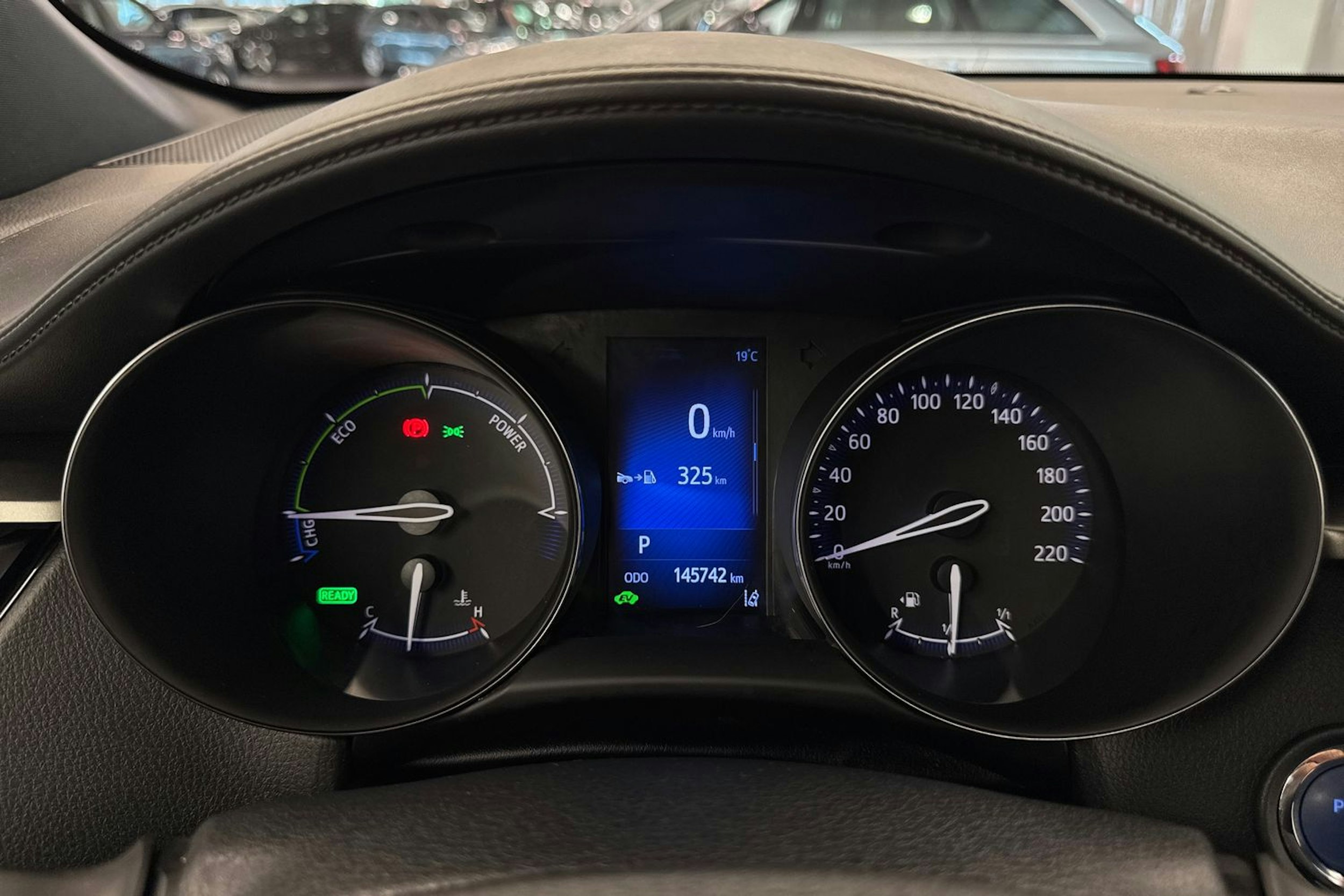 Harmaa Toyota C-HR 2019 kuva 18.