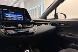 Harmaa Toyota C-HR 2019 kuva 25.