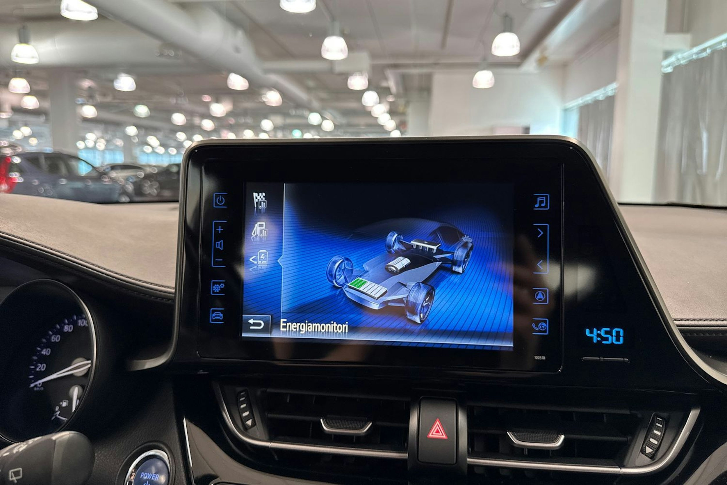 Harmaa Toyota C-HR 2019 kuva 26.