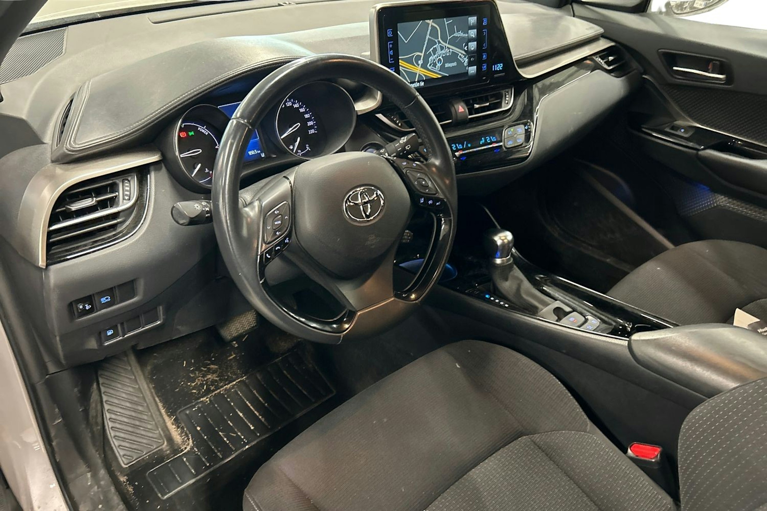 harmaa Toyota C-HR 2019 kuva 3.
