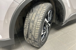 harmaa Toyota C-HR 2019 kuva 13.