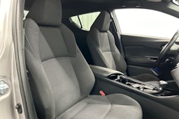 harmaa Toyota C-HR 2019 kuva 18.