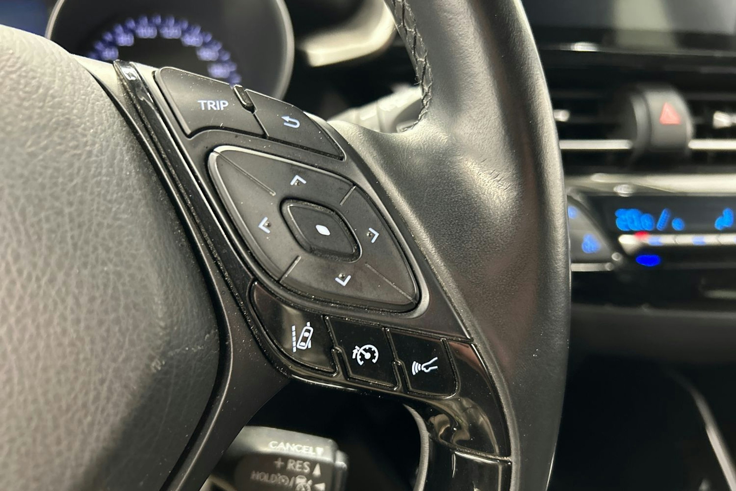 harmaa Toyota C-HR 2019 kuva 24.