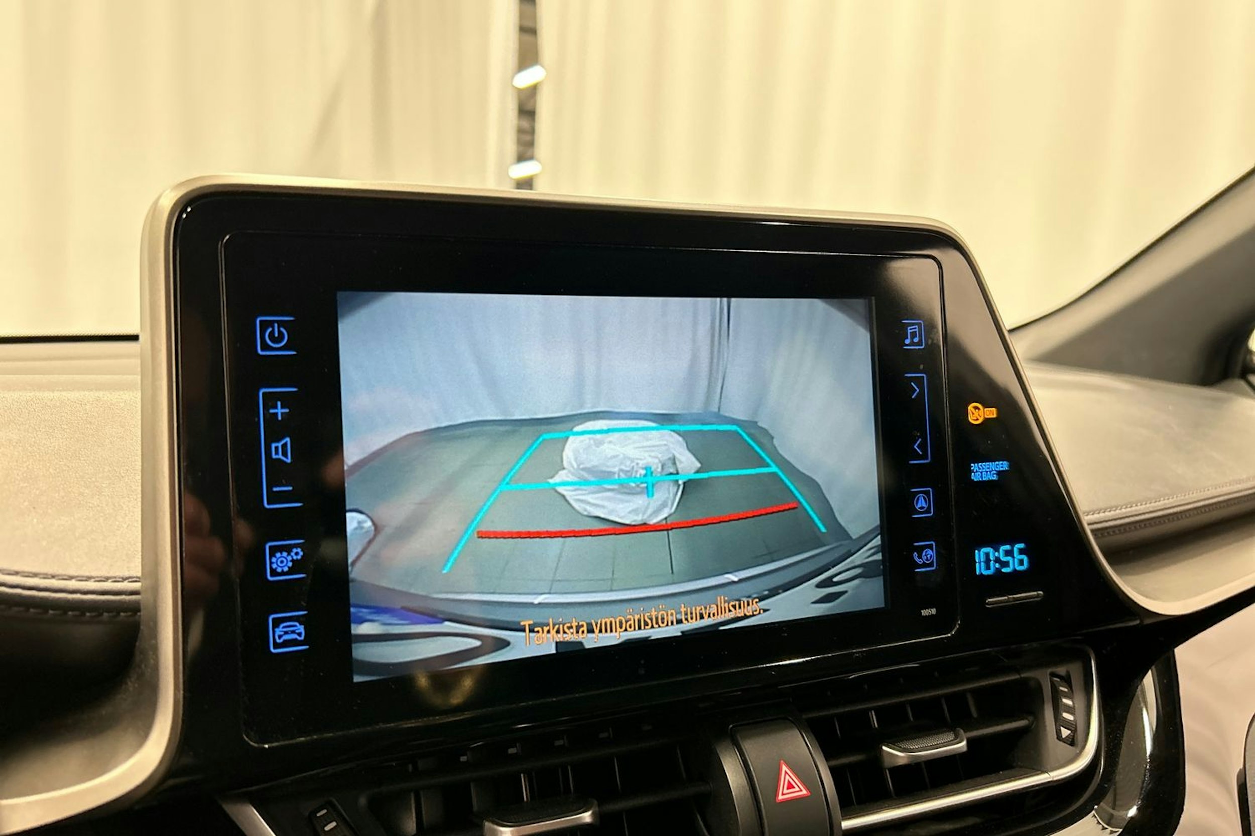 harmaa Toyota C-HR 2019 kuva 26.