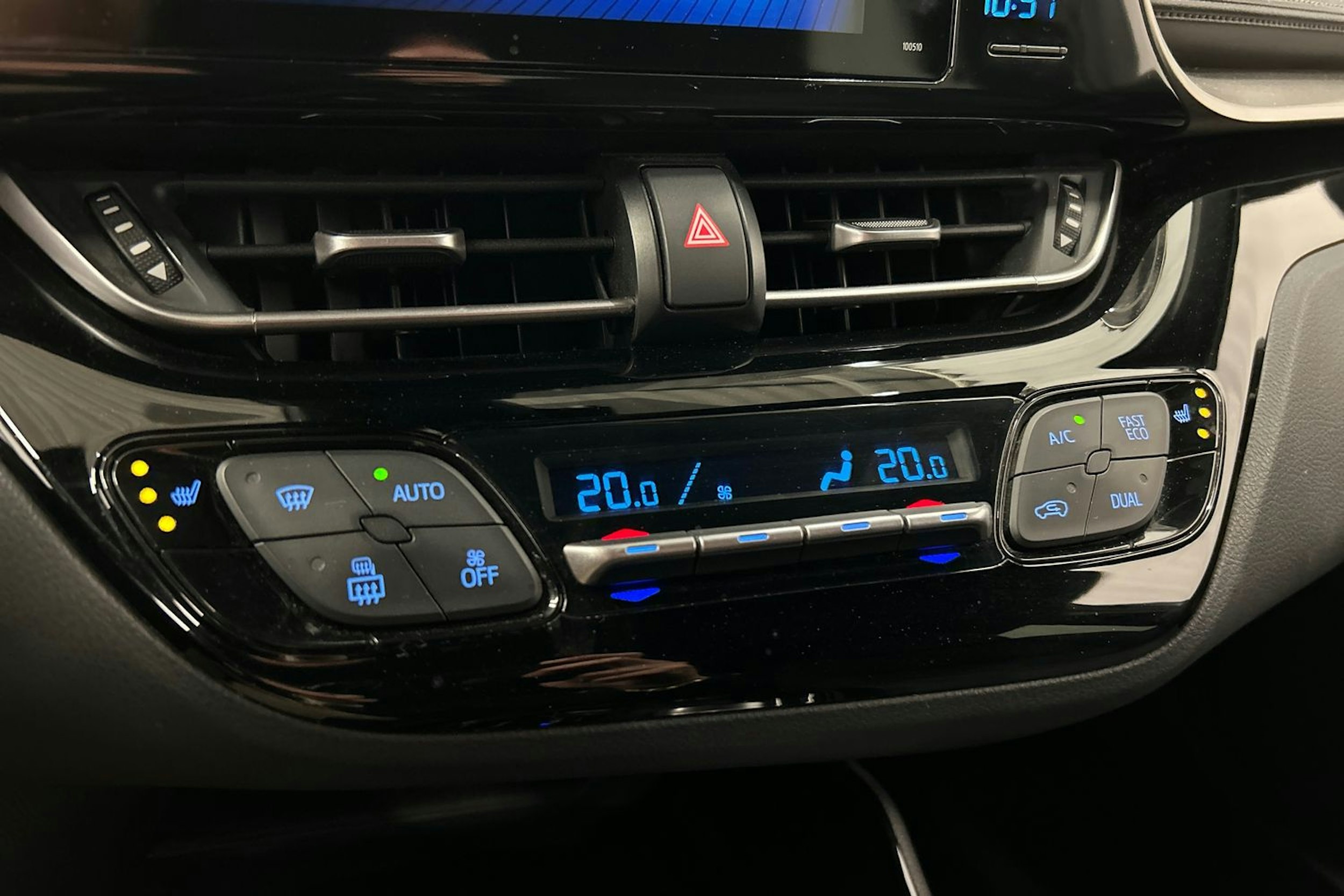 harmaa Toyota C-HR 2019 kuva 29.