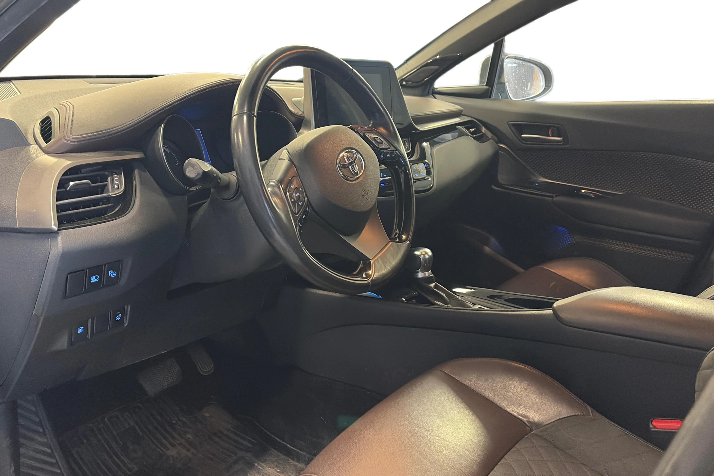 hopea Toyota C-HR 2019 kuva 3.