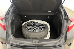 met. musta Toyota C-HR 2019 kuva 19.