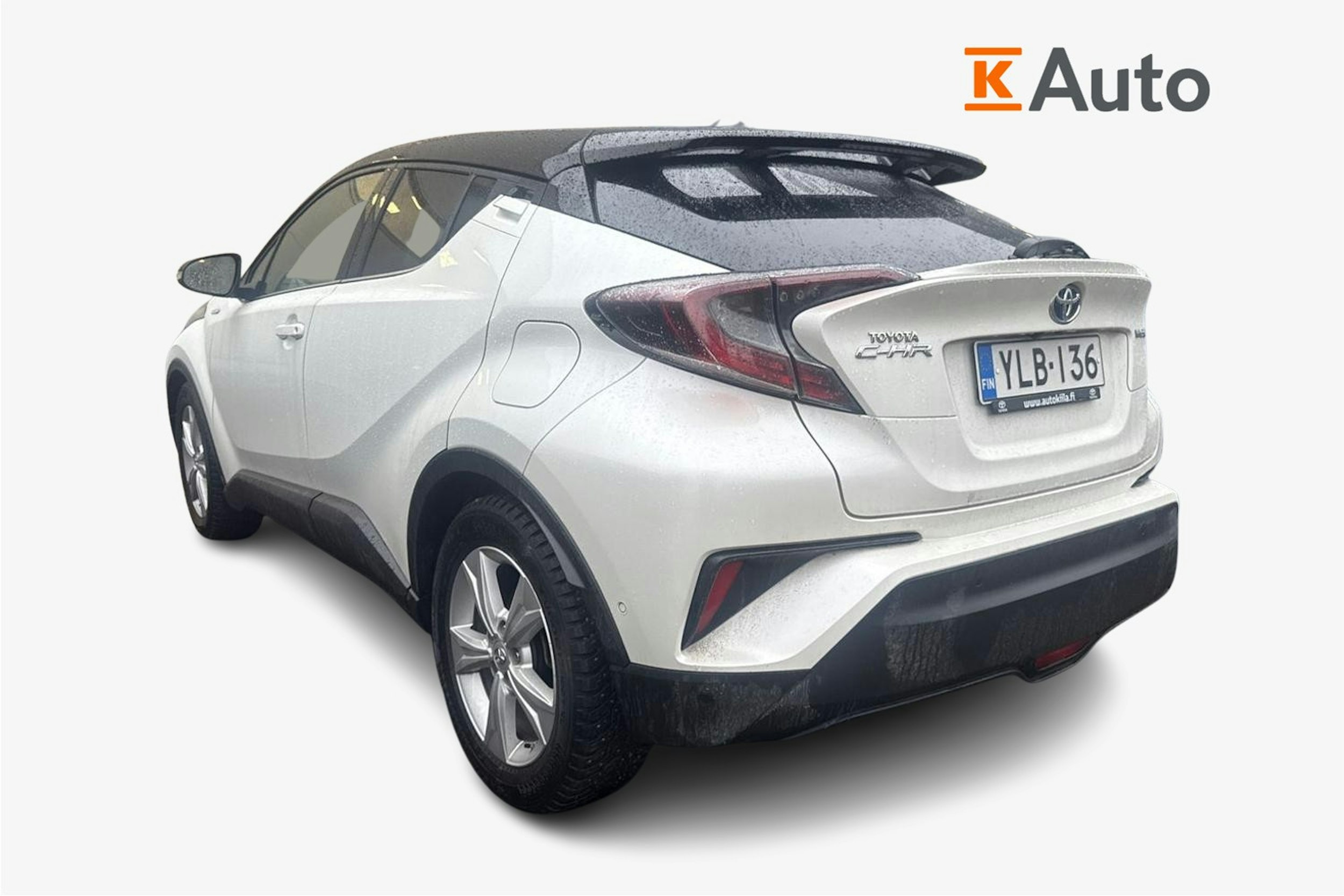 valkoinen Toyota C-HR 2019 kuva 2.