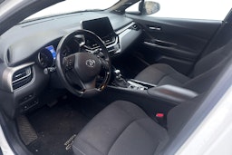 valkoinen Toyota C-HR 2019 kuva 3.