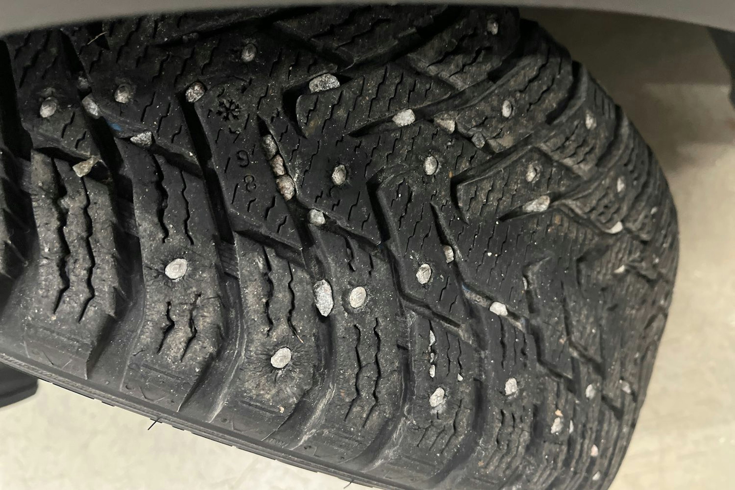 valkoinen Toyota C-HR 2019 kuva 13.