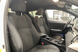 valkoinen Toyota C-HR 2019 kuva 18.