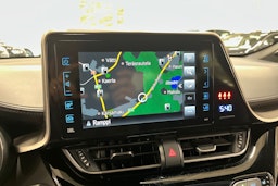 valkoinen Toyota C-HR 2019 kuva 21.