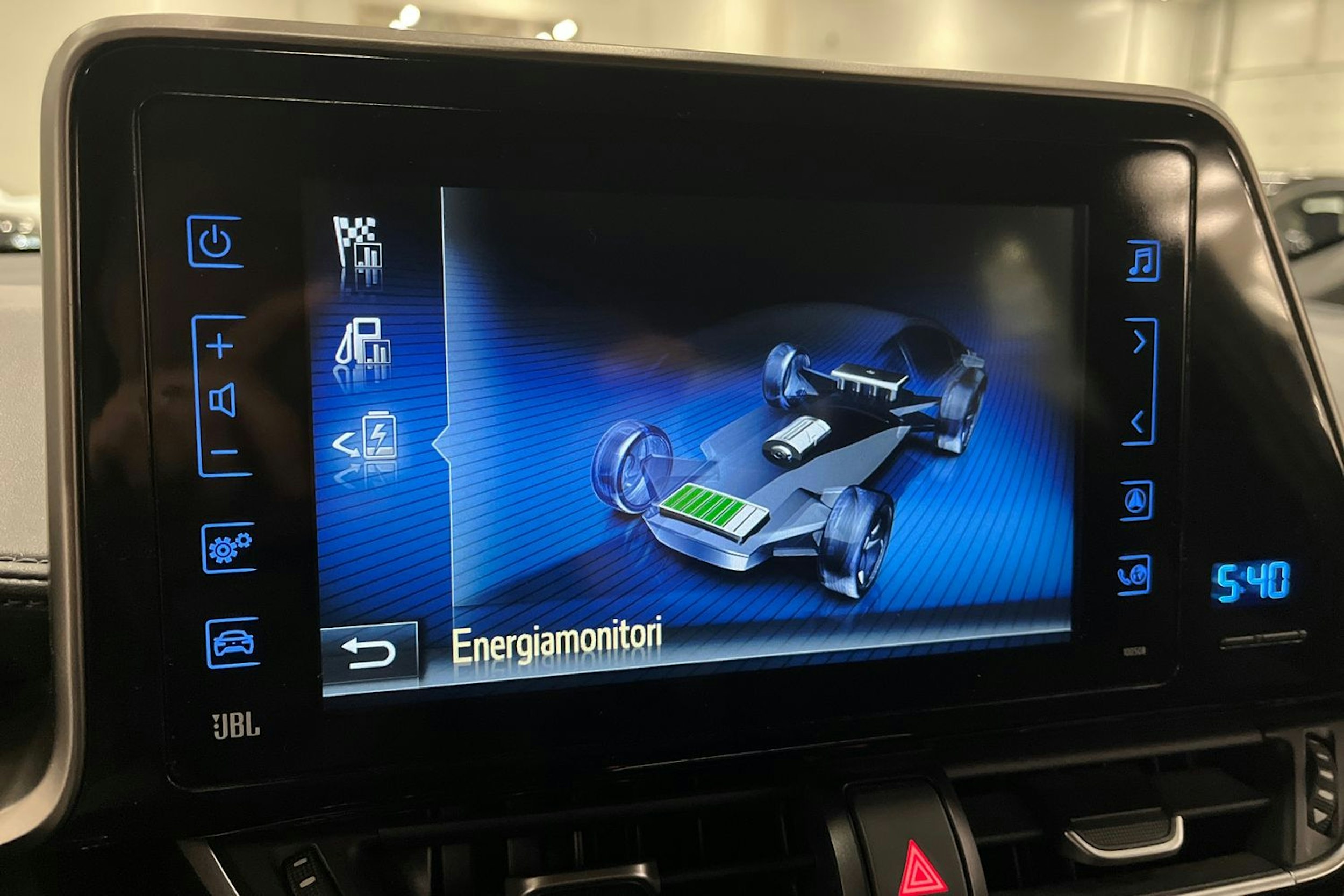 valkoinen Toyota C-HR 2019 kuva 23.