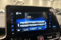 valkoinen Toyota C-HR 2019 kuva 24.