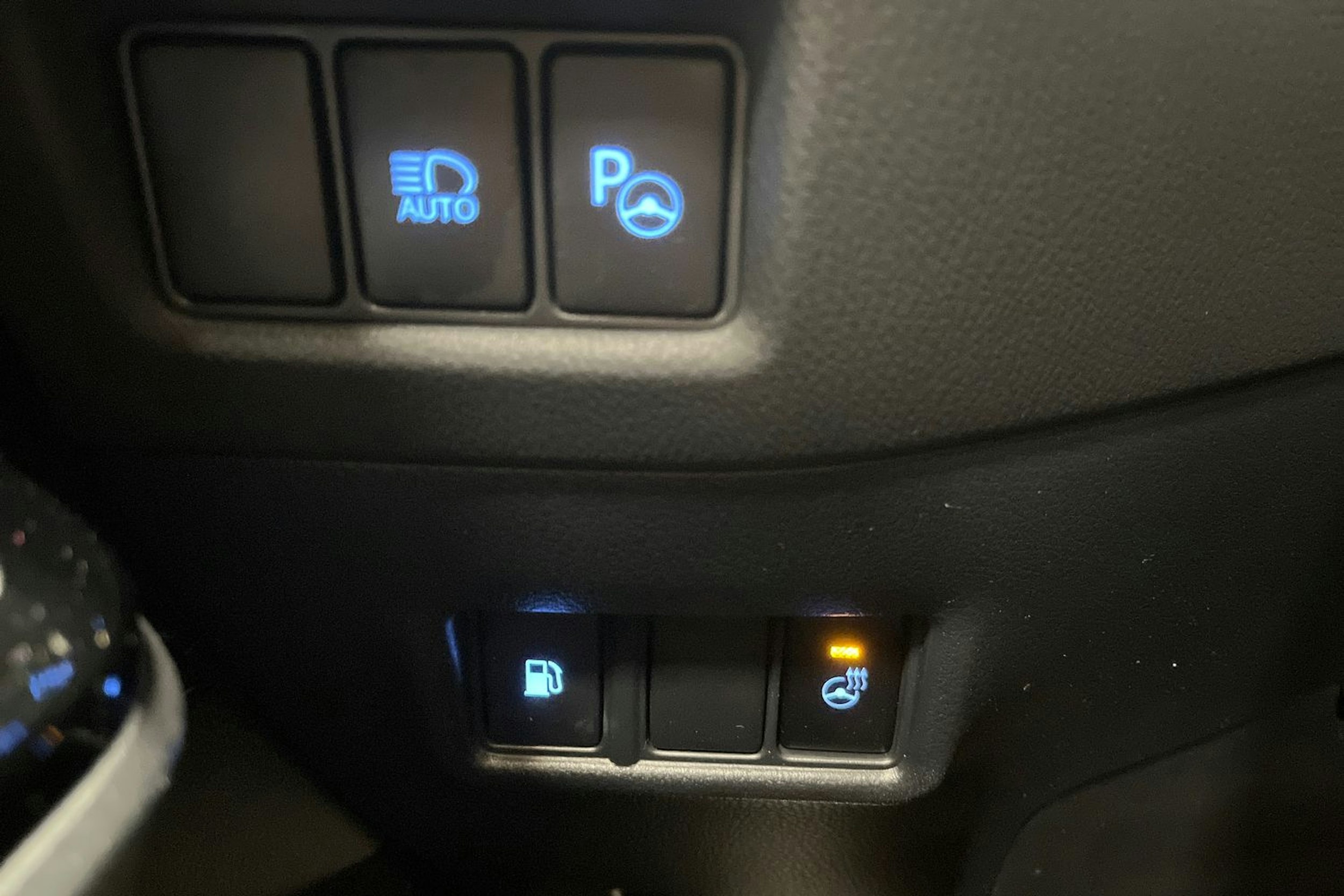 valkoinen Toyota C-HR 2019 kuva 29.