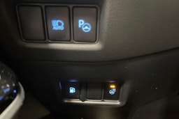 valkoinen Toyota C-HR 2019 kuva 29.