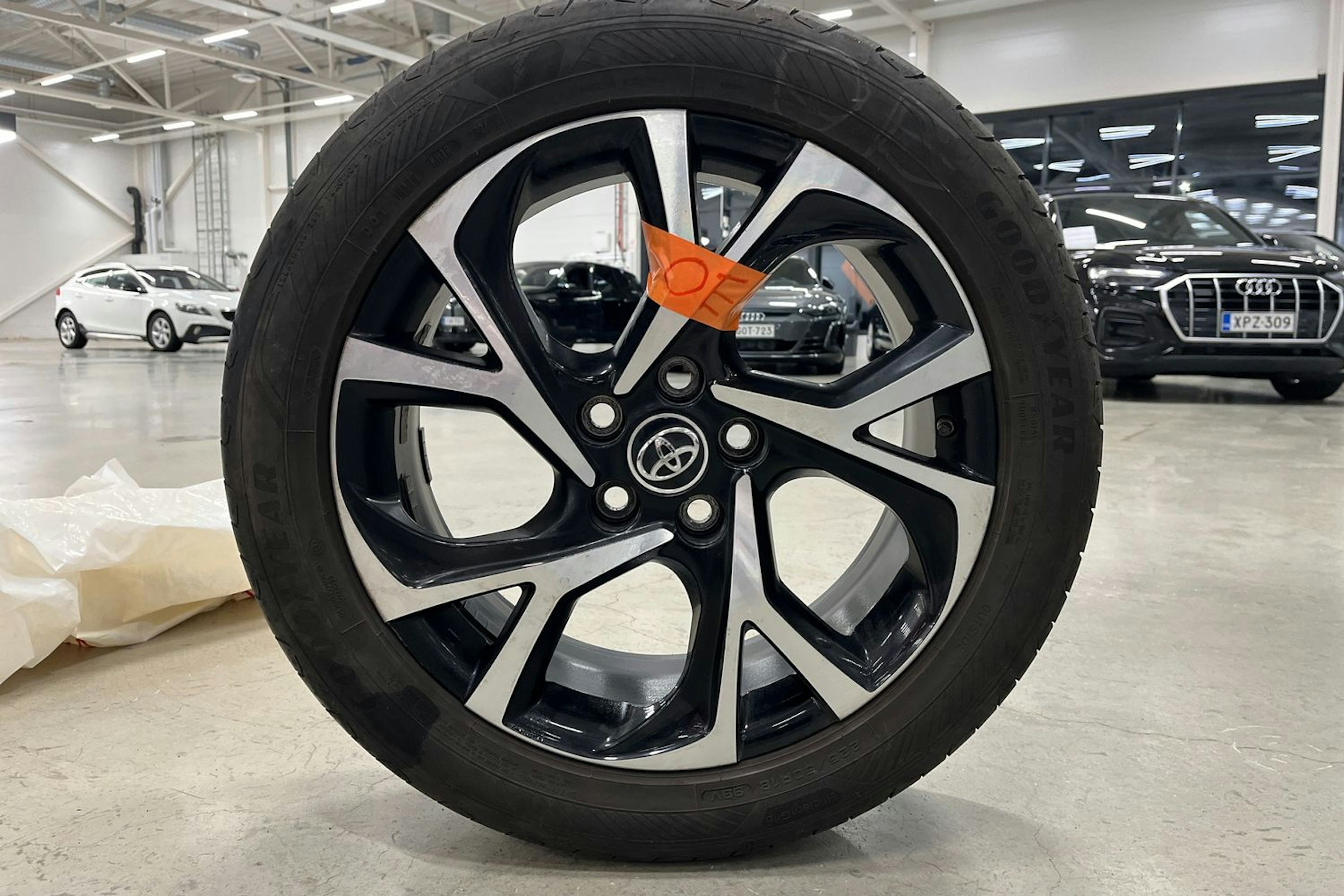 valkoinen Toyota C-HR 2019 kuva 34.