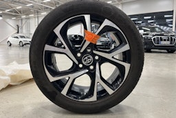 valkoinen Toyota C-HR 2019 kuva 34.