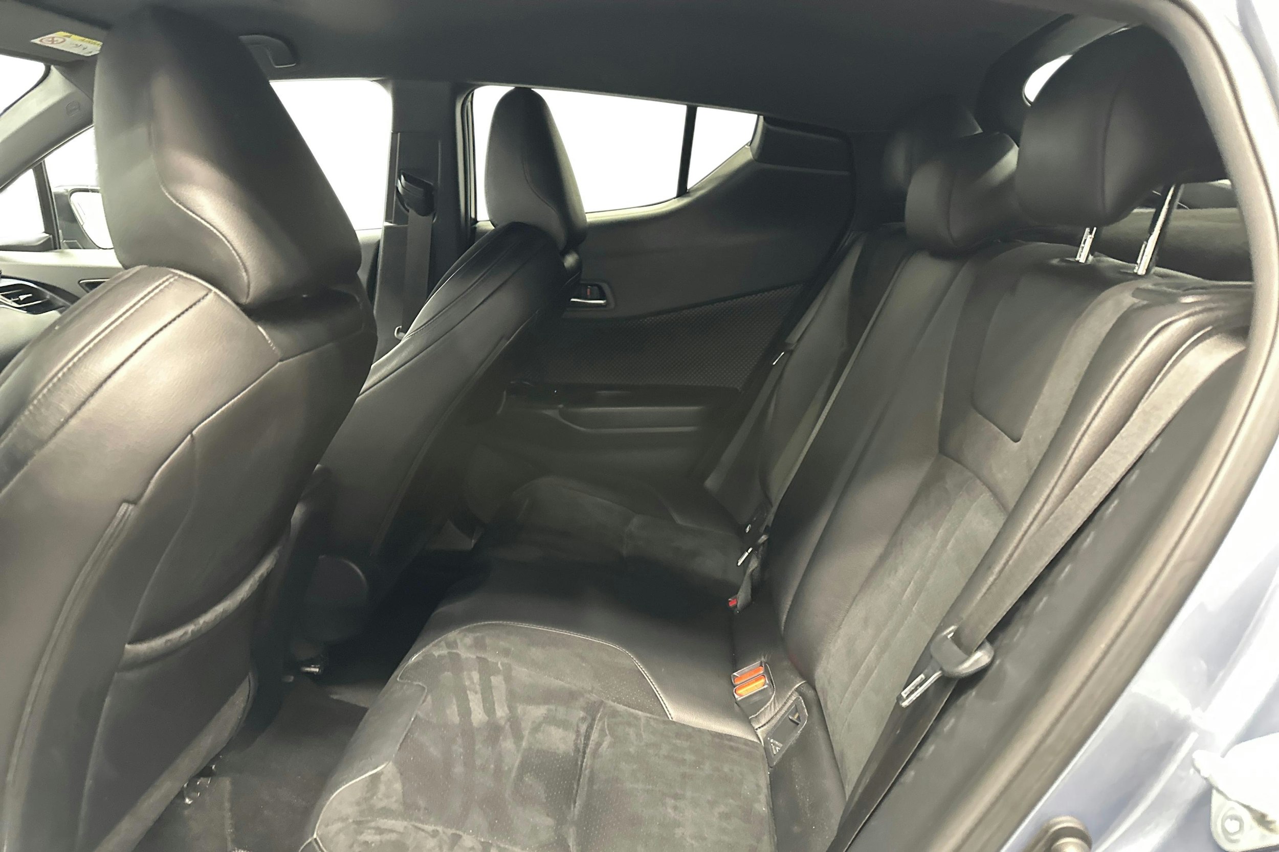 harmaa Toyota C-HR 2020 kuva 10.