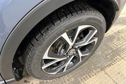 harmaa Toyota C-HR 2020 kuva 13.