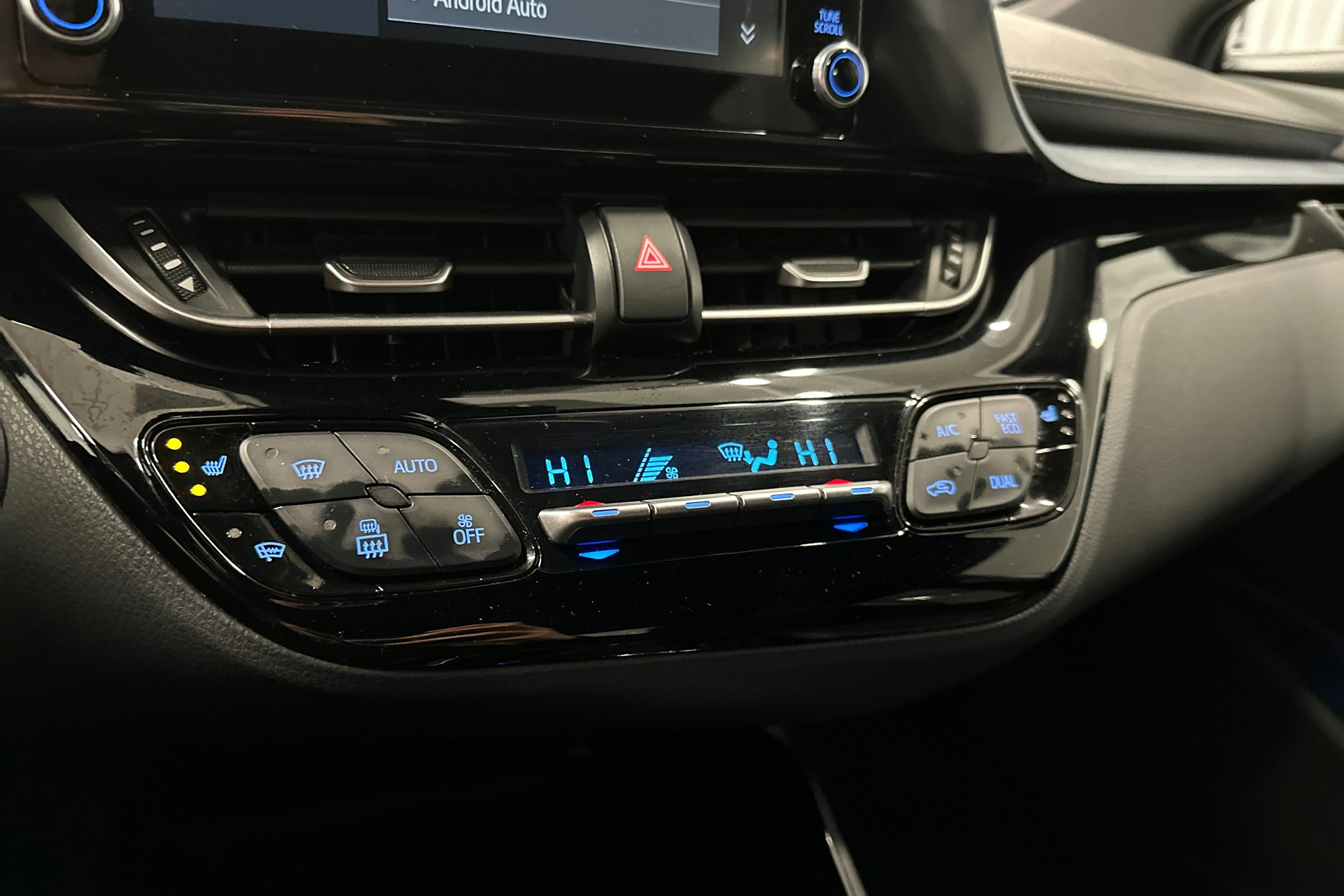 harmaa Toyota C-HR 2020 kuva 19.