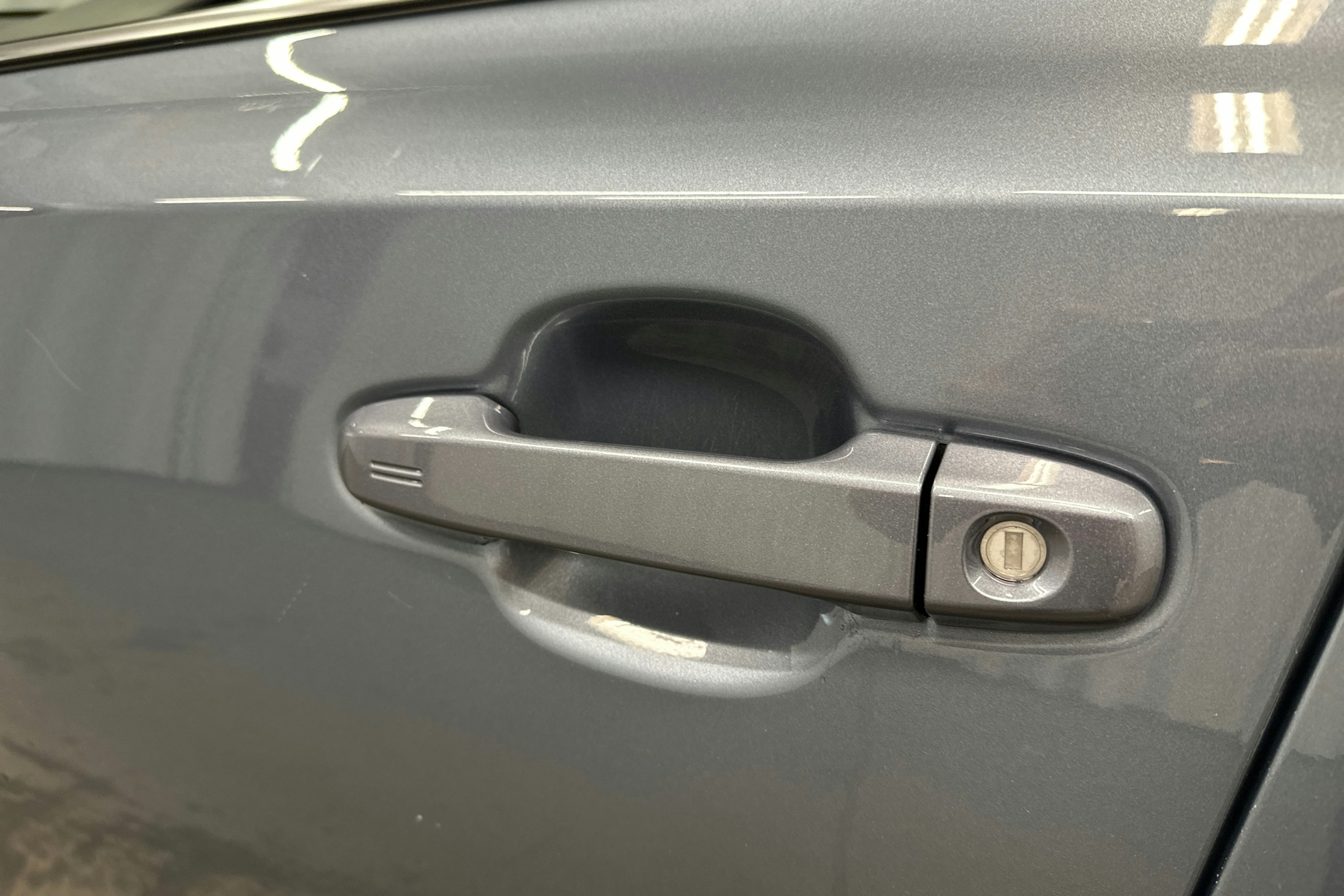 harmaa Toyota C-HR 2020 kuva 24.