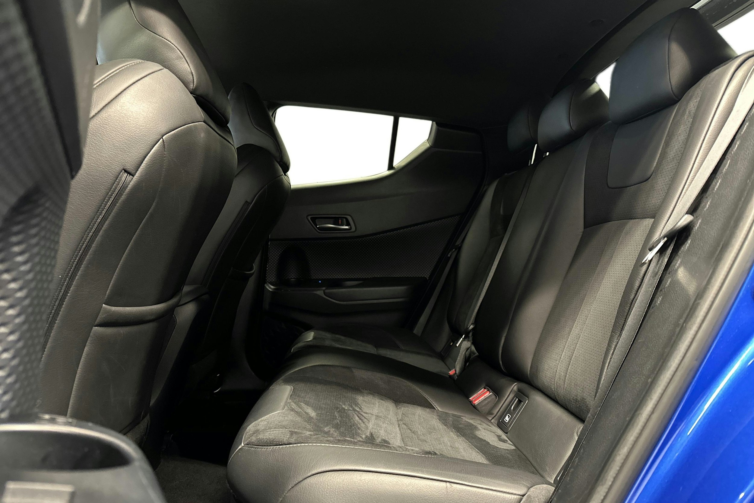 sininen Toyota C-HR 2020 kuva 10.