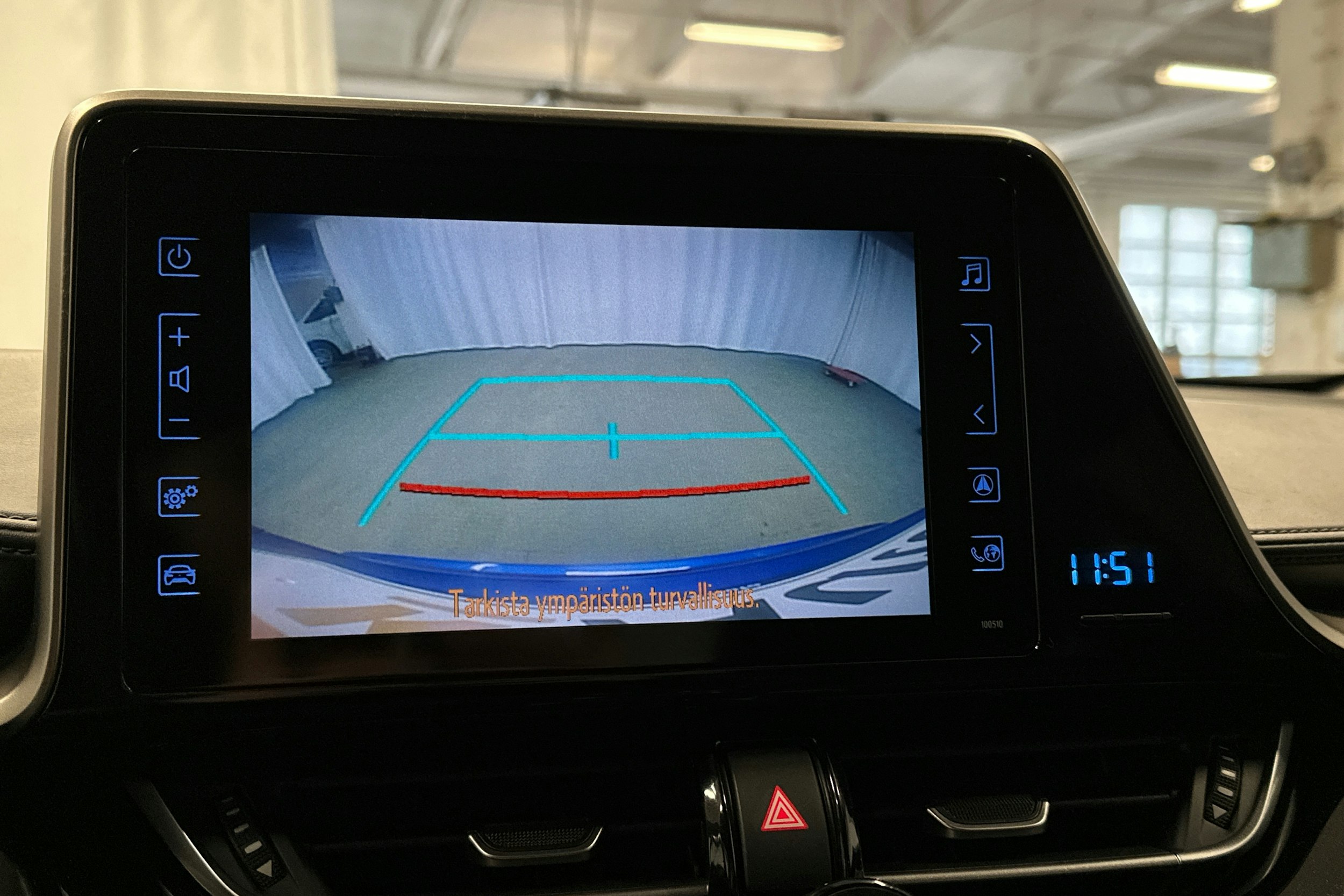 sininen Toyota C-HR 2020 kuva 22.